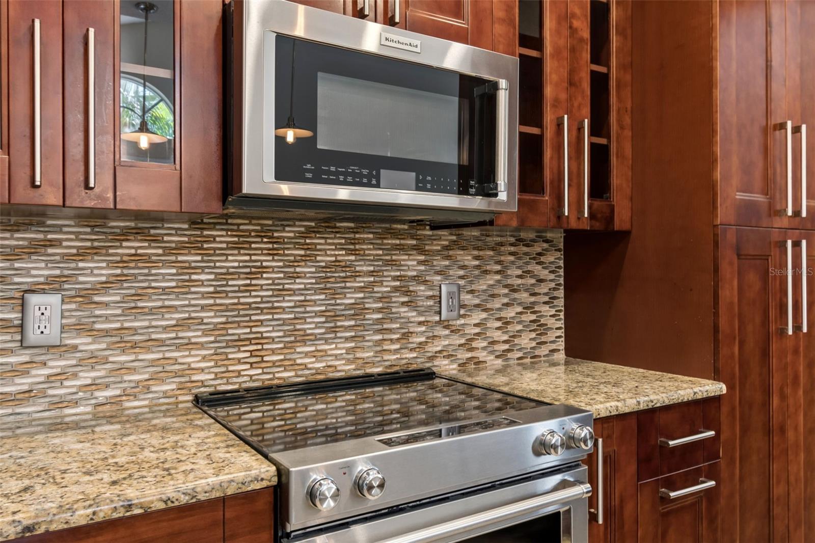 Image 22 of 86 For 461 Briland Street