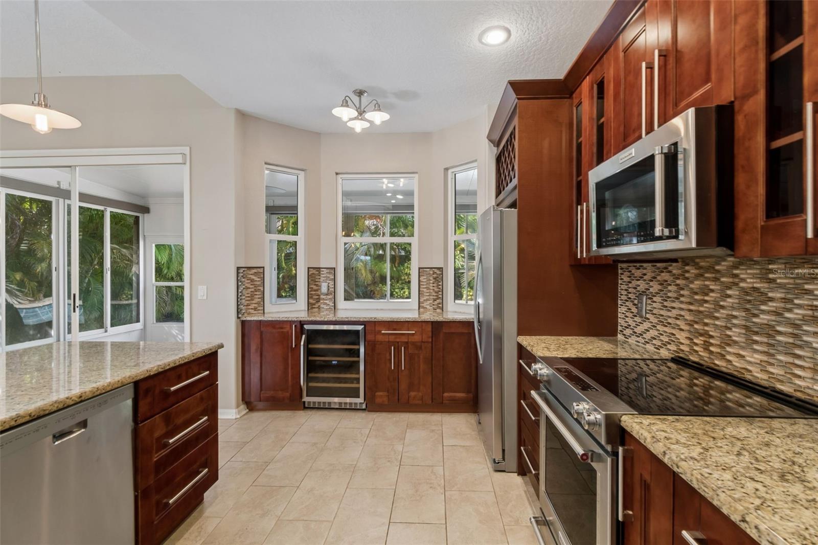 Image 3 of 86 For 461 Briland Street