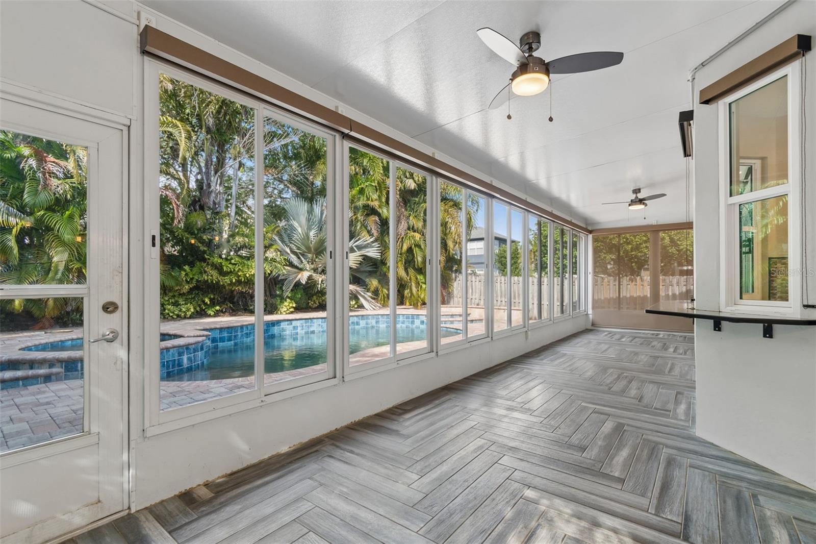 Image 4 of 86 For 461 Briland Street