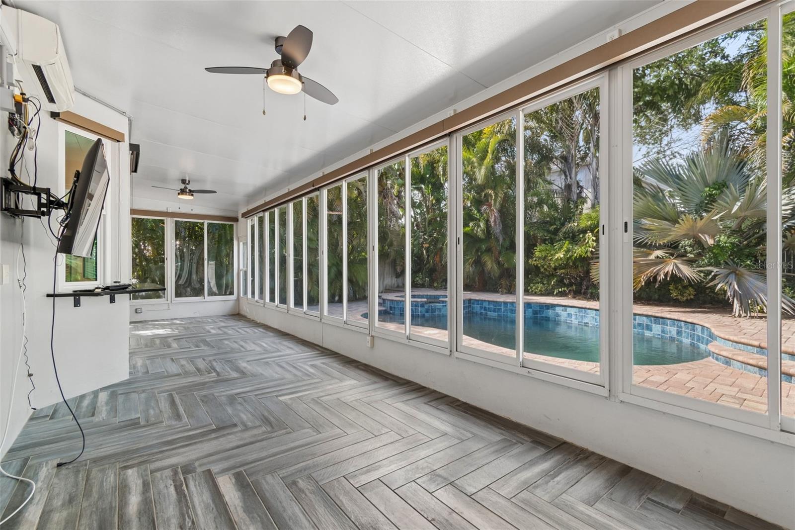 Image 58 of 86 For 461 Briland Street