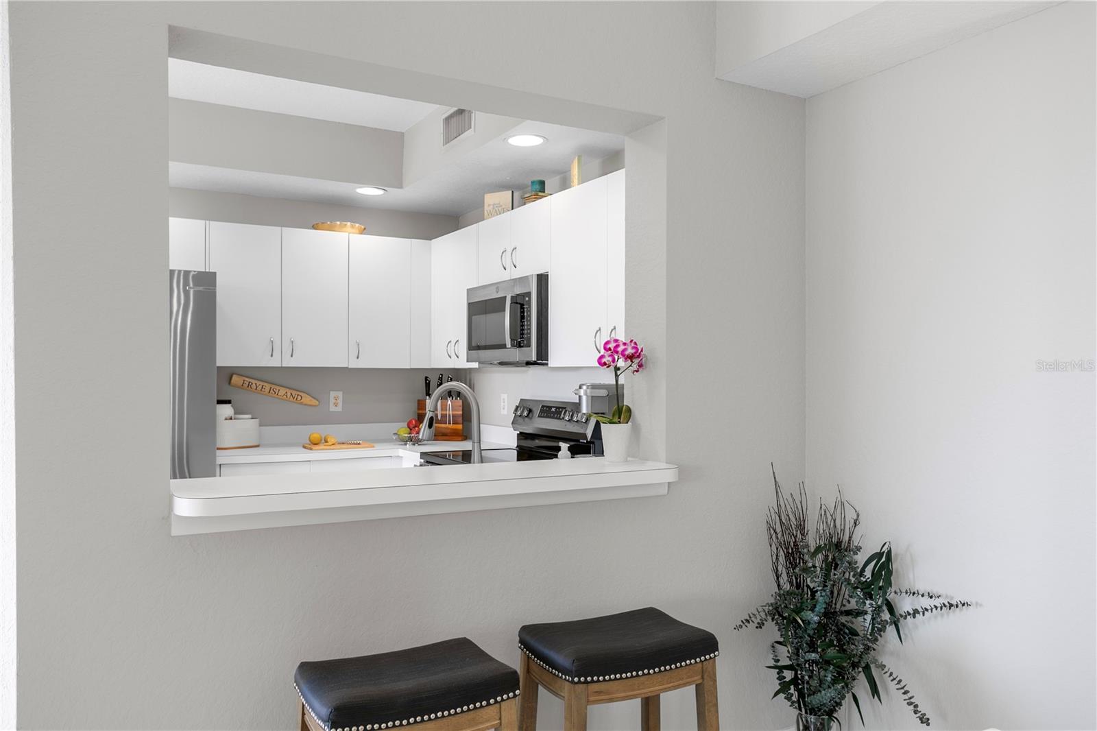 Image 14 of 63 For 4750 Dolphin Cay Lane S 107