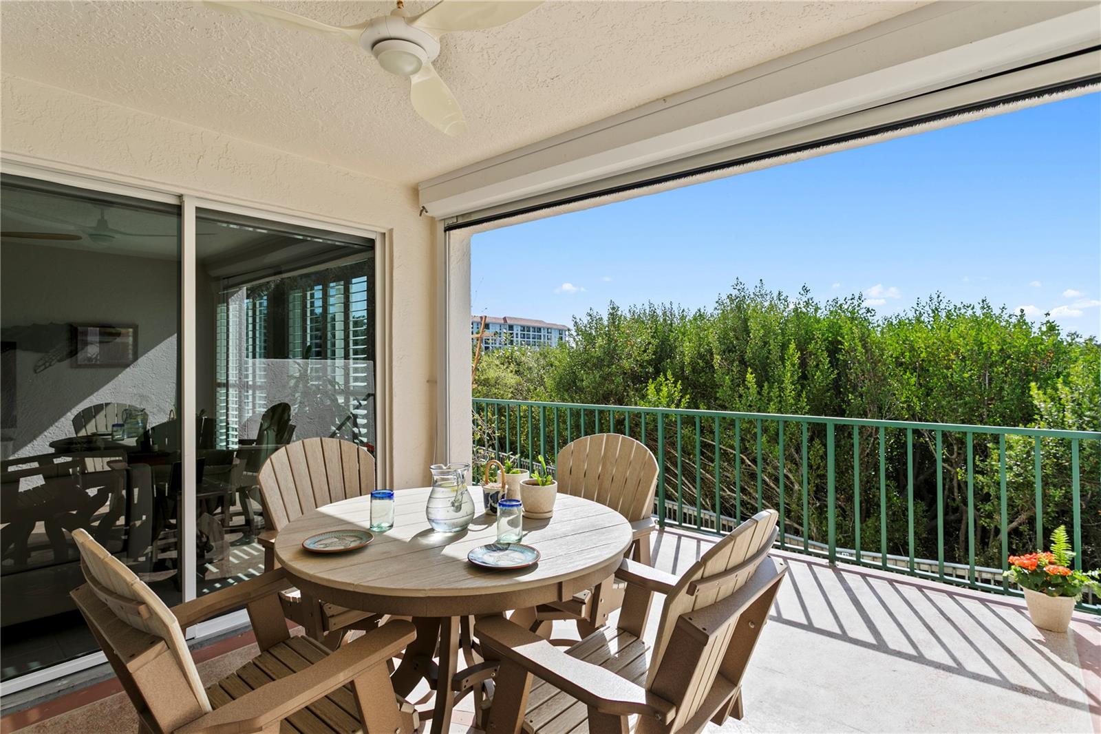 Image 20 of 63 For 4750 Dolphin Cay Lane S 107