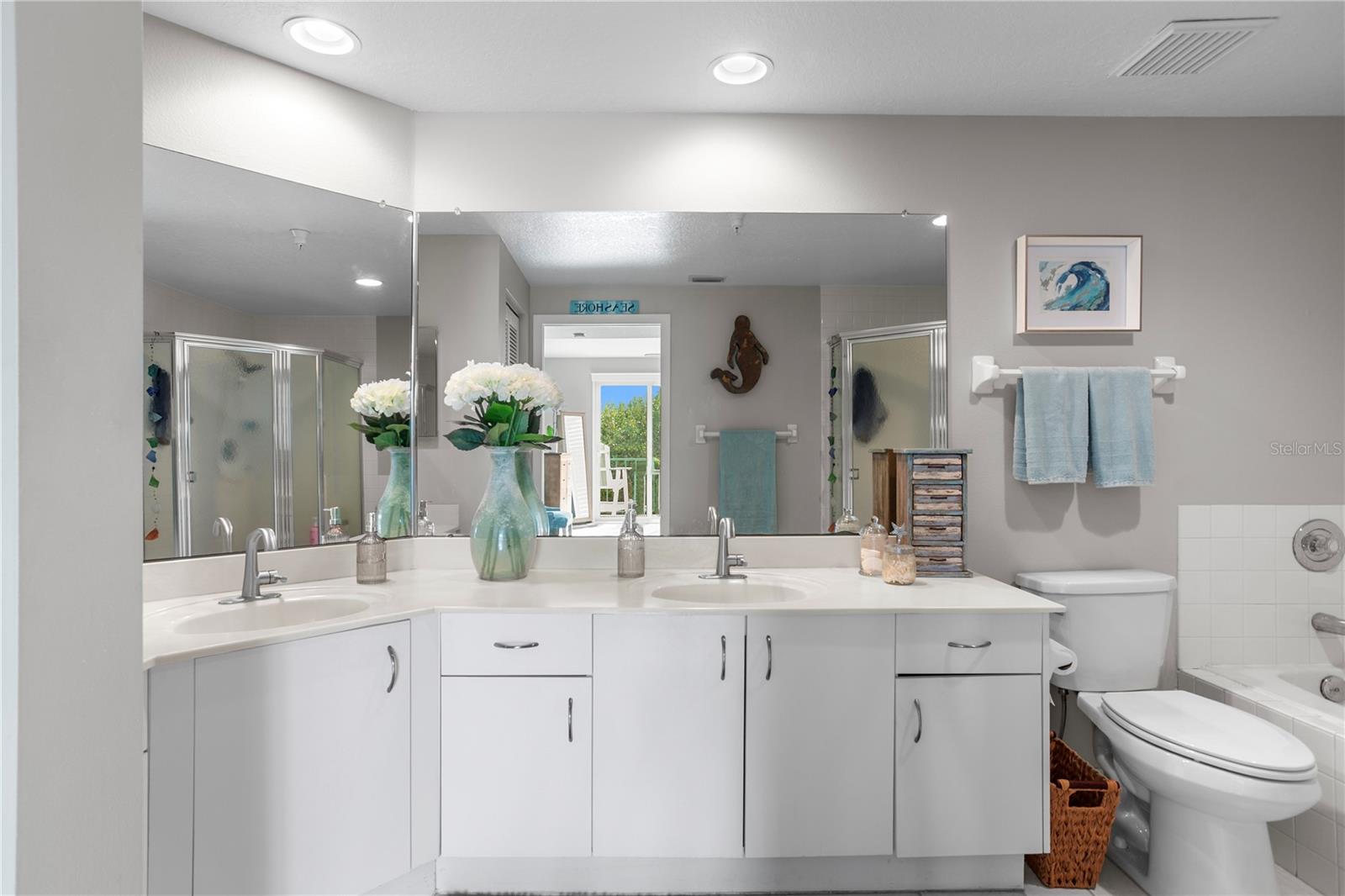 Image 30 of 63 For 4750 Dolphin Cay Lane S 107