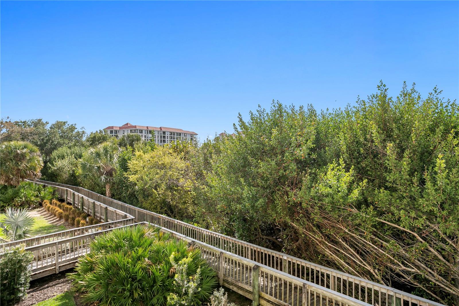 Image 42 of 63 For 4750 Dolphin Cay Lane S 107