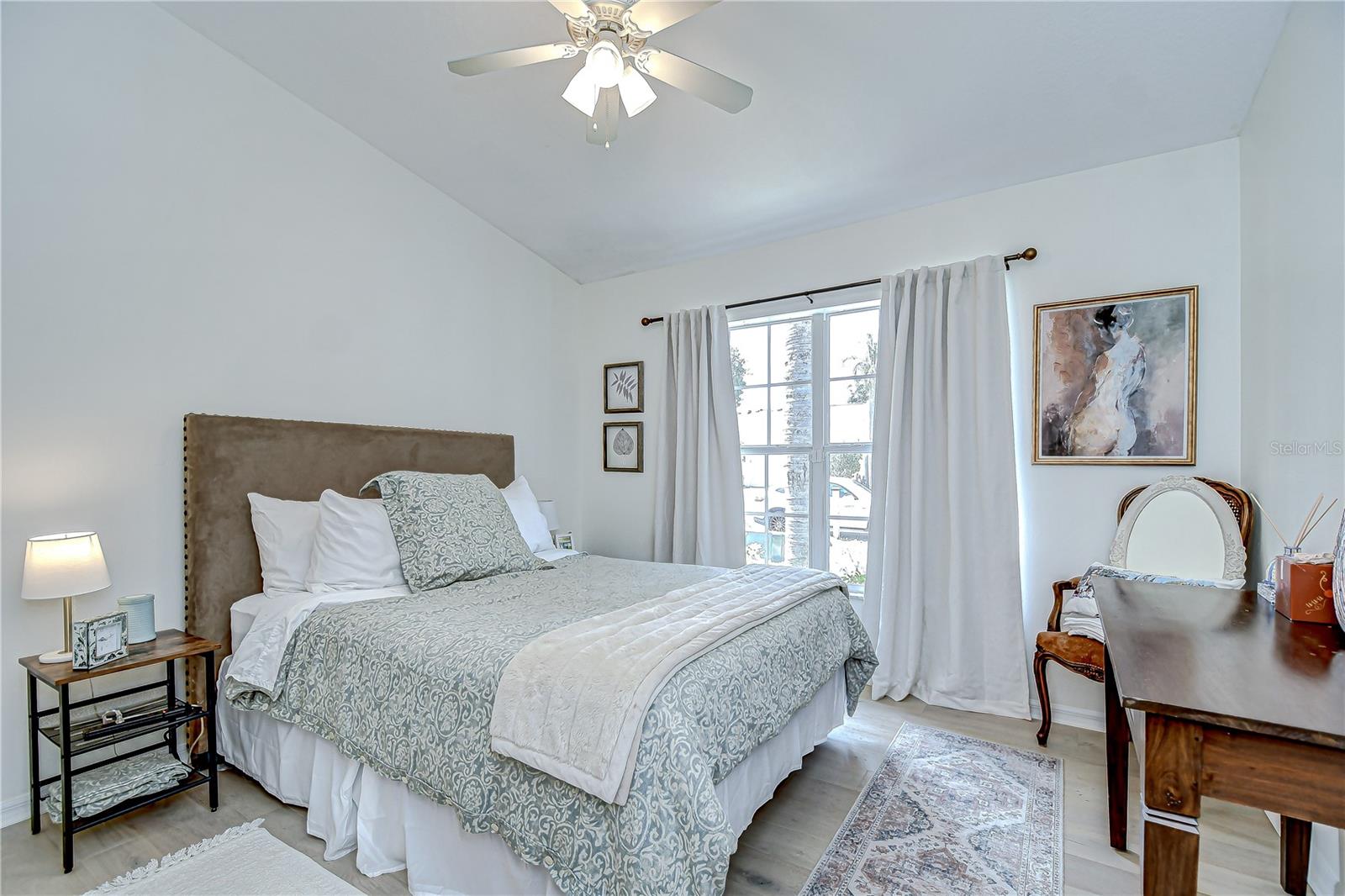 Image 21 of 38 For 7107 Colonial Lake Dr