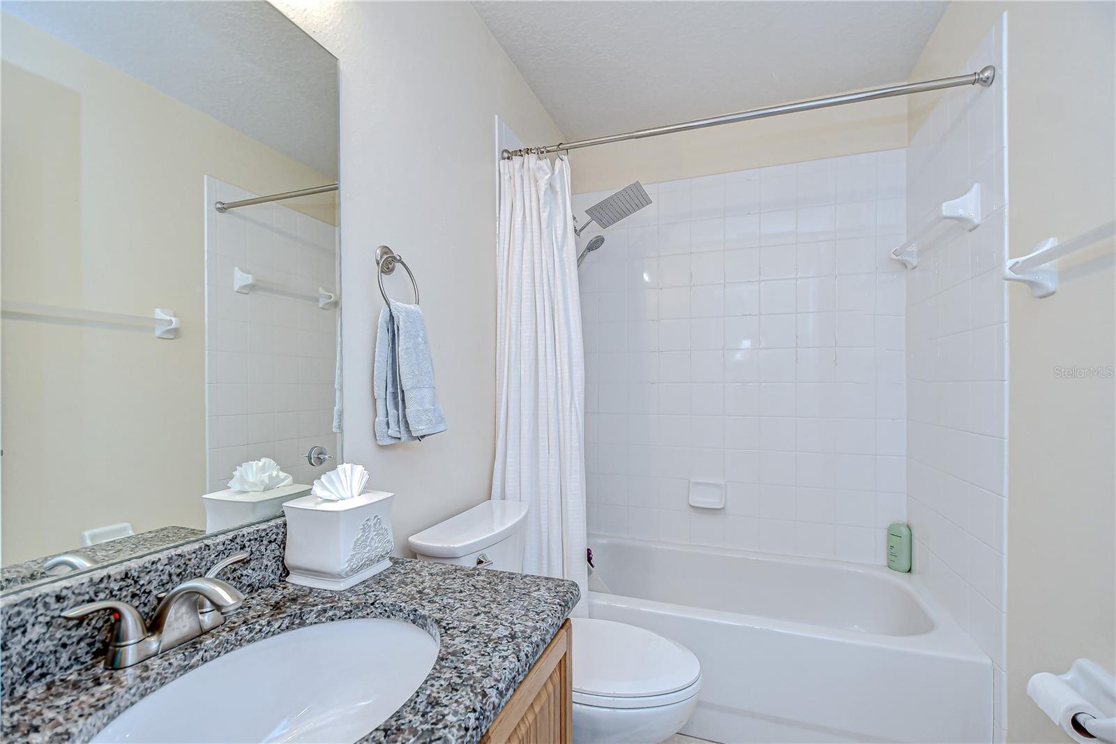 Image 22 of 38 For 7107 Colonial Lake Dr