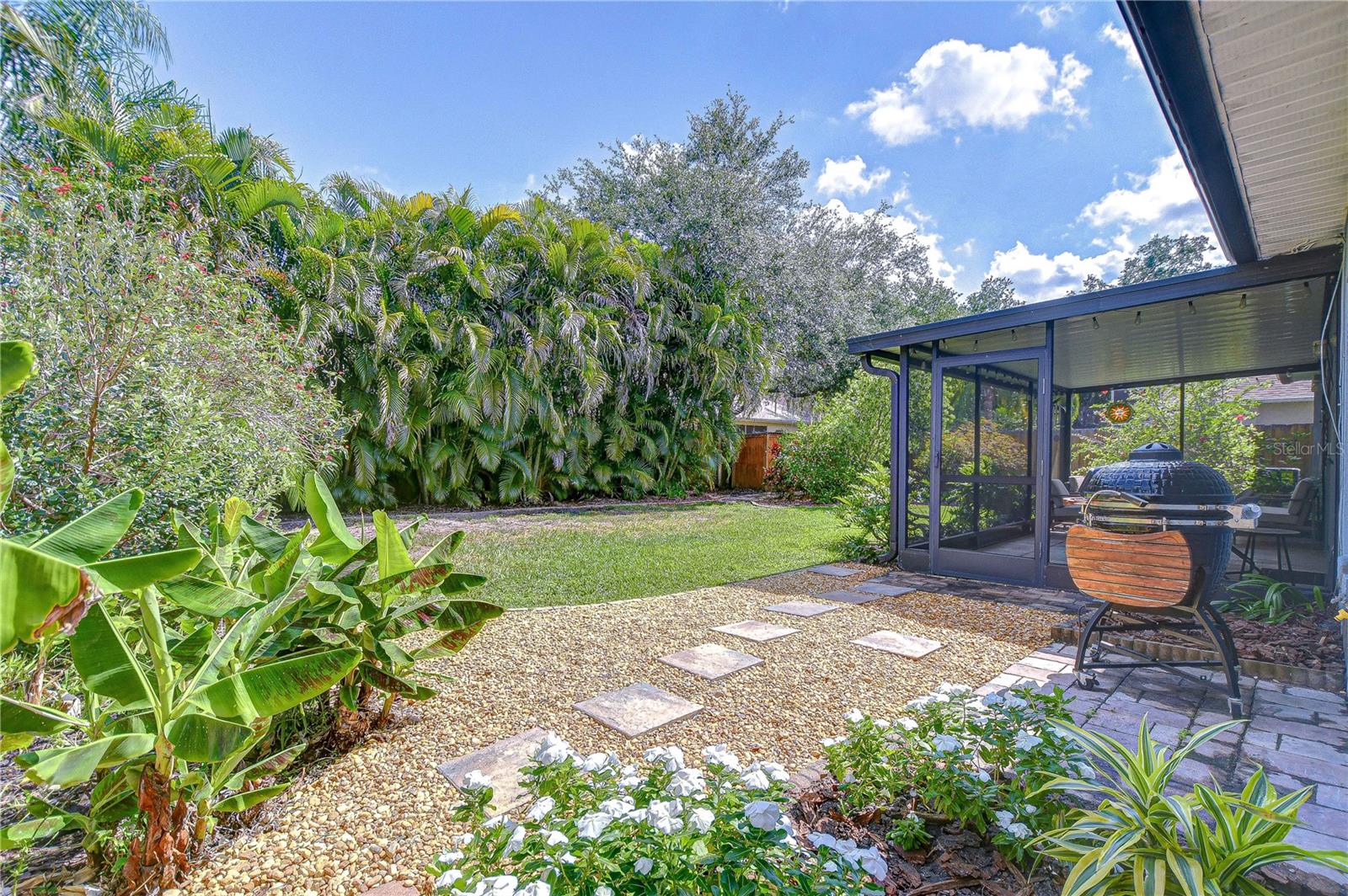 Image 24 of 38 For 7107 Colonial Lake Dr