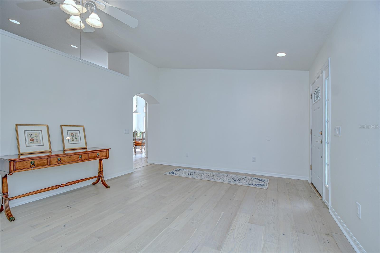 Image 7 of 38 For 7107 Colonial Lake Dr