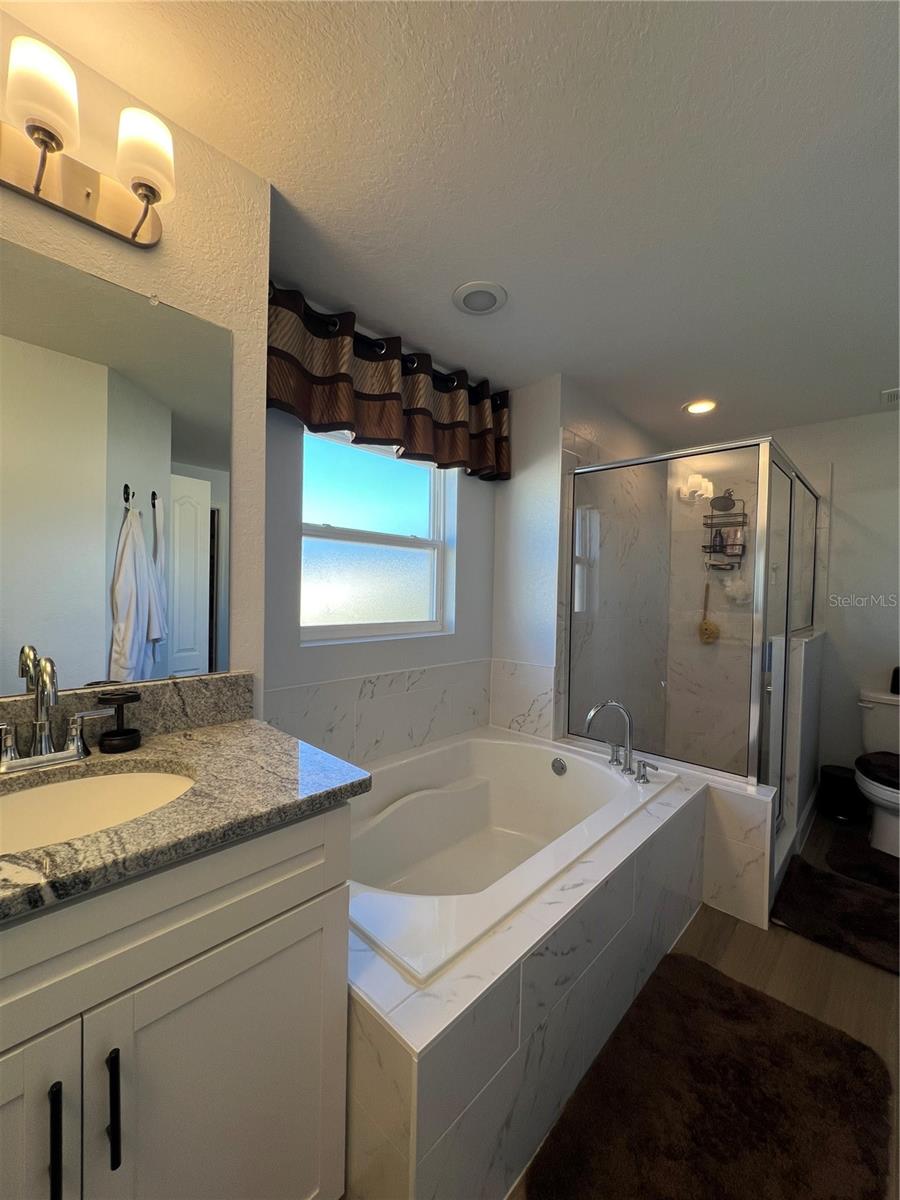 Image 13 of 21 For 4762 Drake Avenue