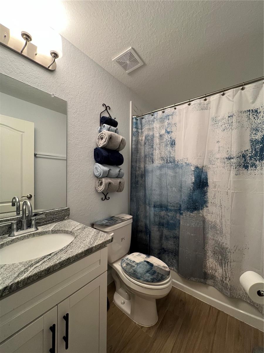 Image 17 of 21 For 4762 Drake Avenue