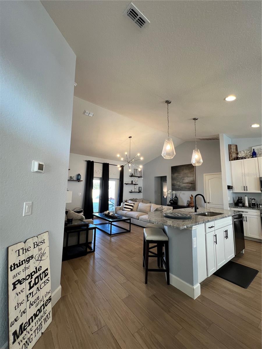 Image 2 of 21 For 4762 Drake Avenue