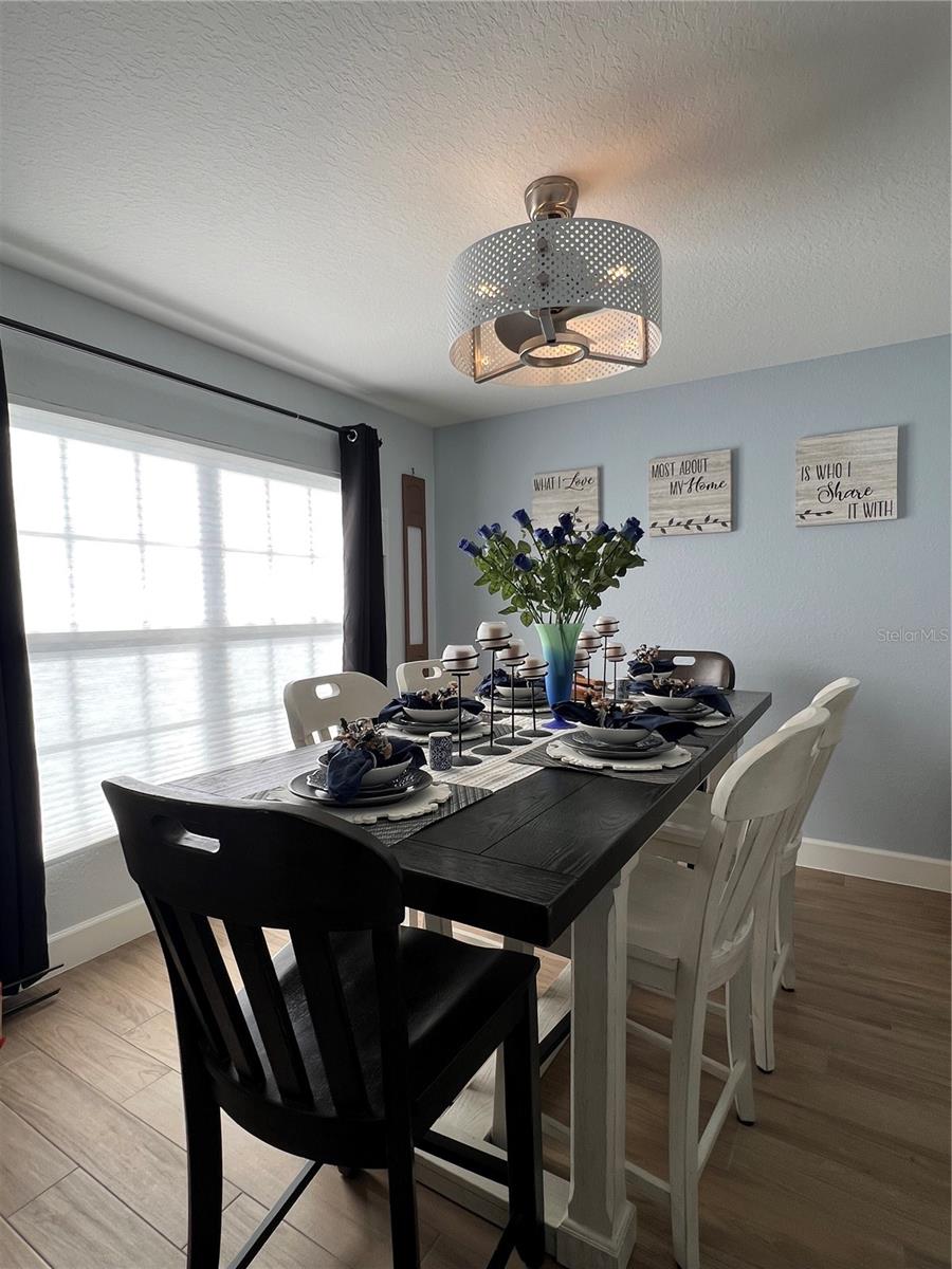 Image 3 of 21 For 4762 Drake Avenue