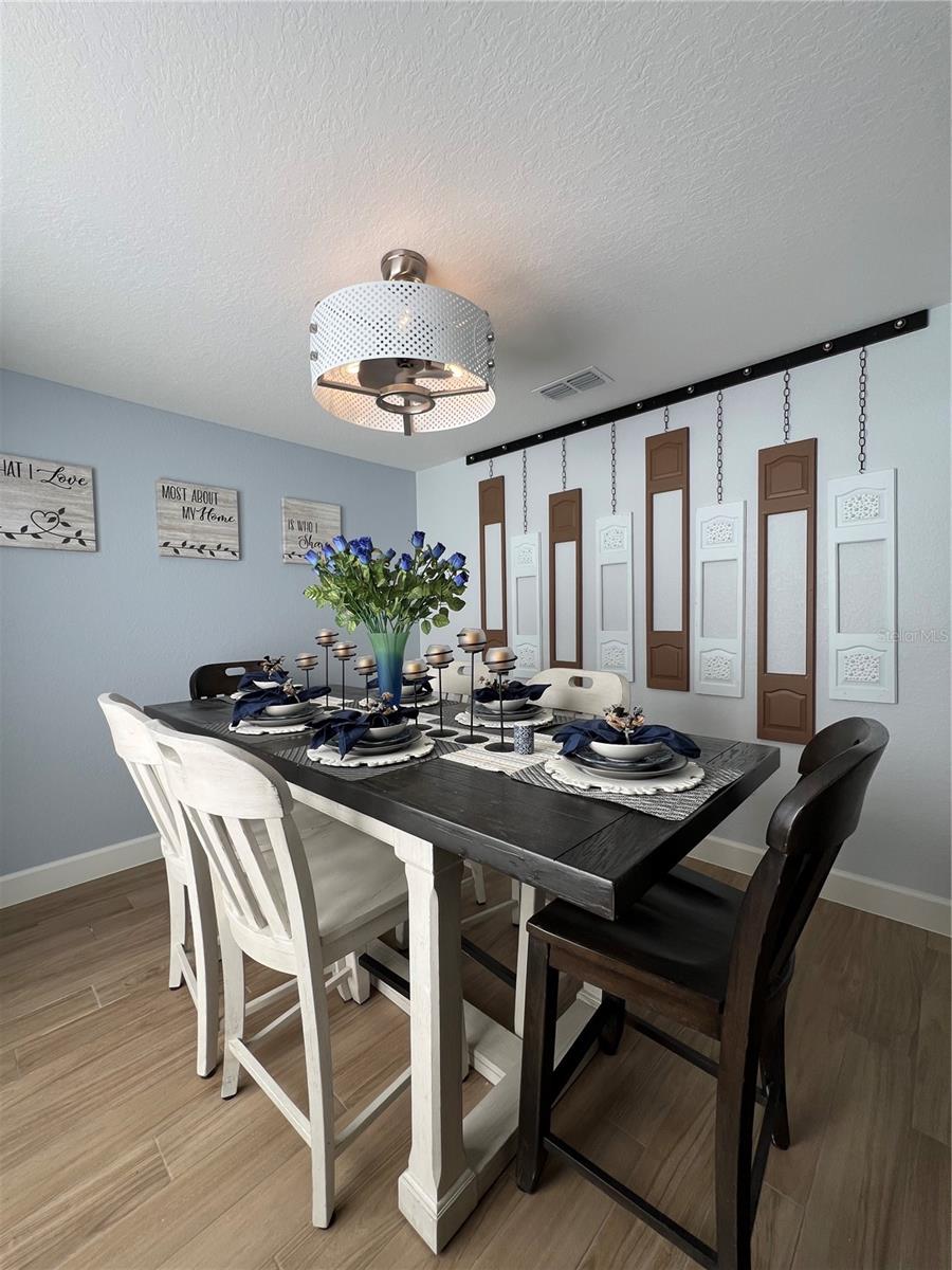 Image 4 of 21 For 4762 Drake Avenue