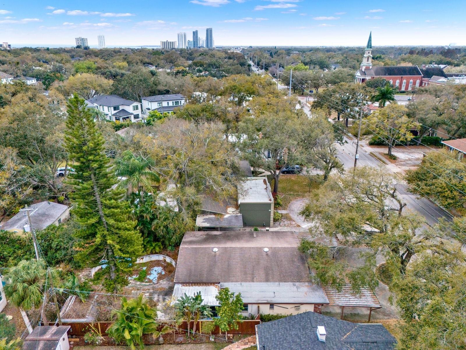 Image 7 of 12 For 812 Macdill Avenue