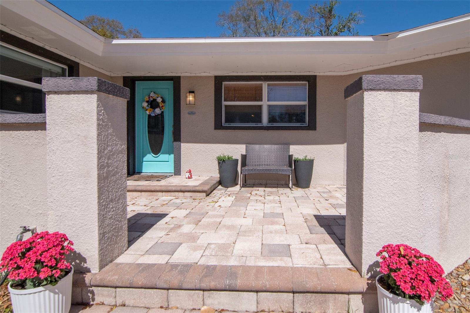 Listing photo id 0 for 2535 Lake Ellen Drive