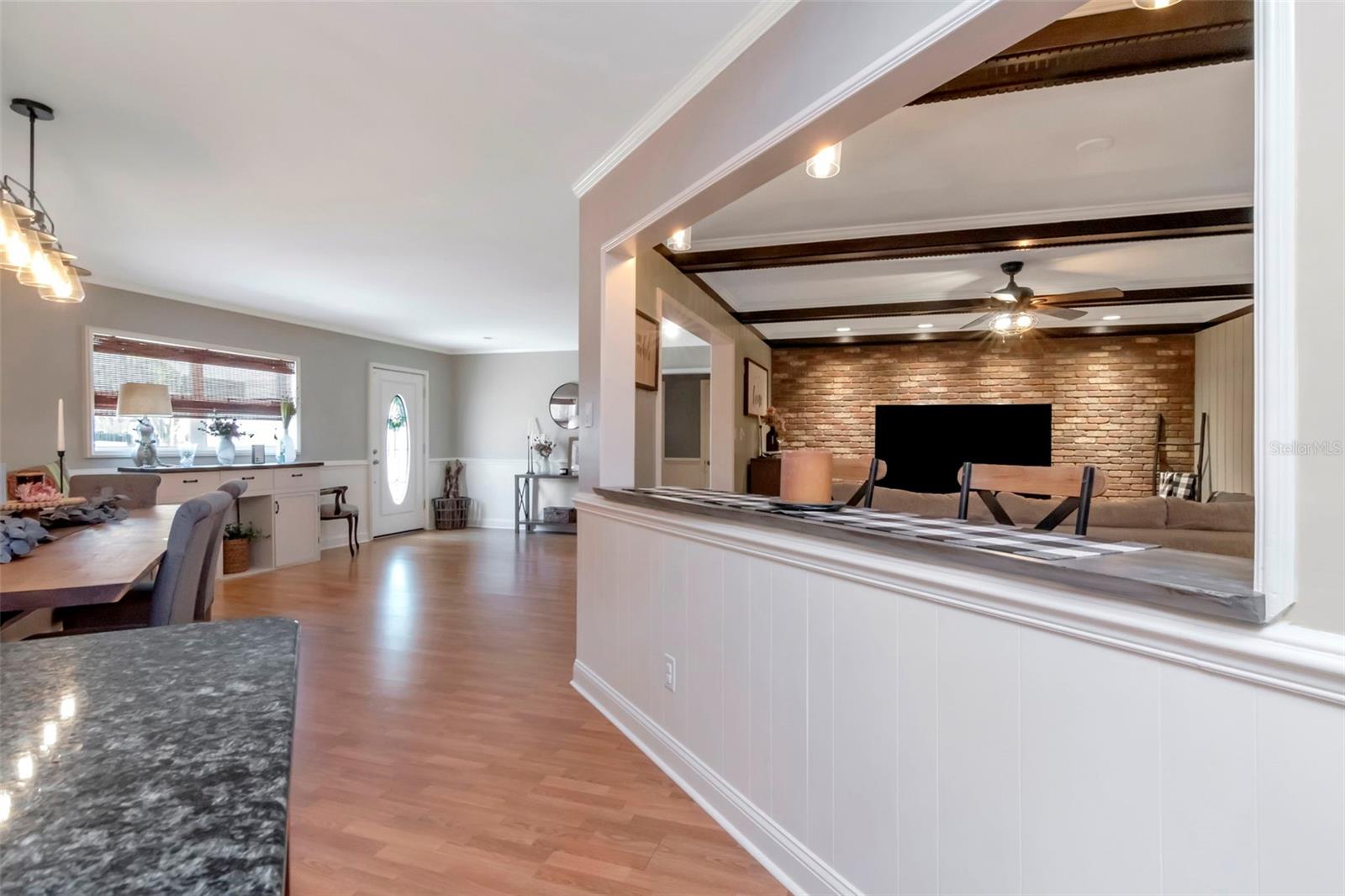 Listing photo id 18 for 2535 Lake Ellen Drive