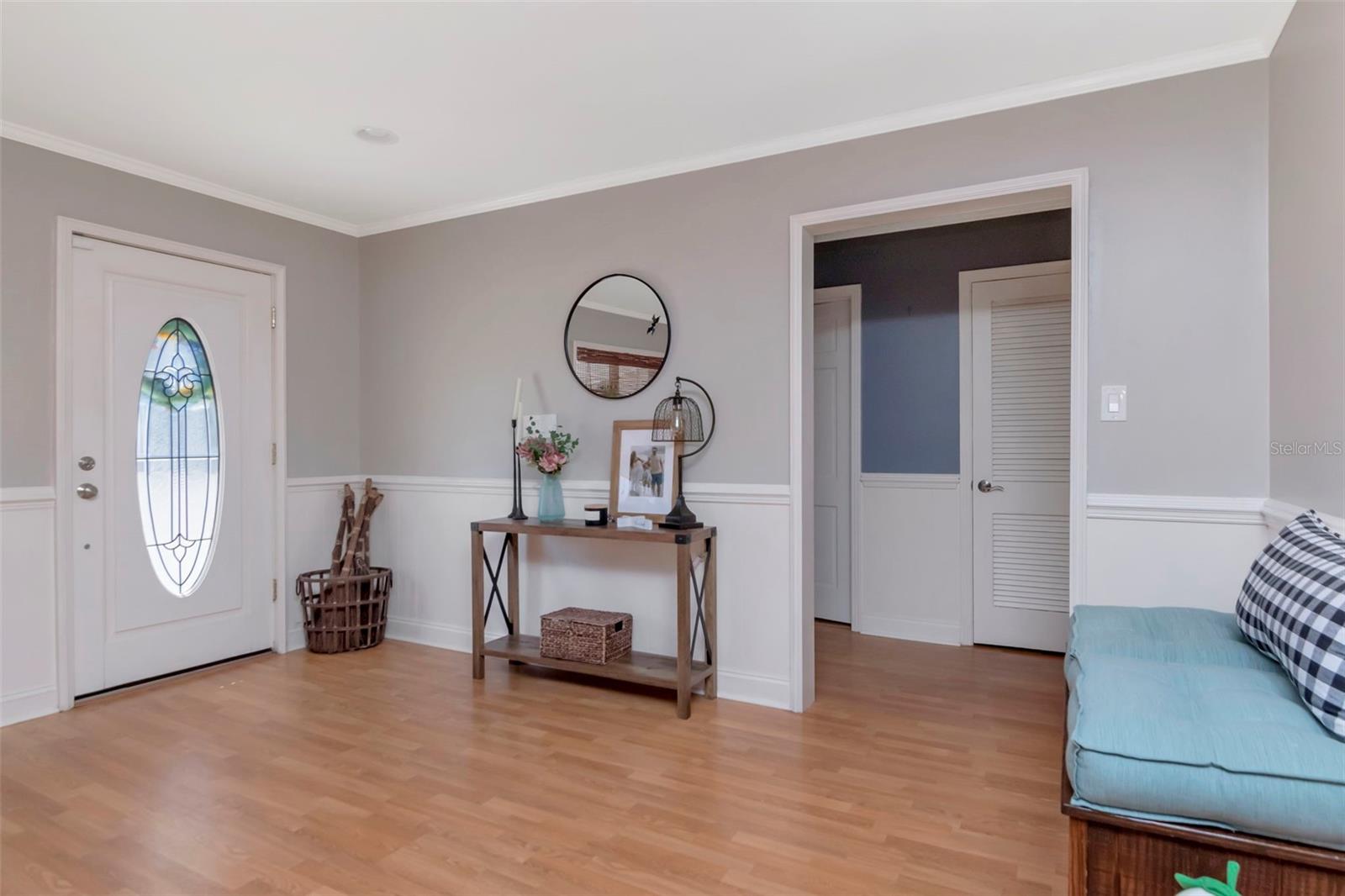 Listing photo id 2 for 2535 Lake Ellen Drive