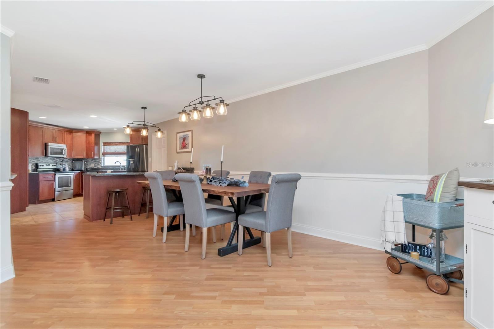 Listing photo id 7 for 2535 Lake Ellen Drive