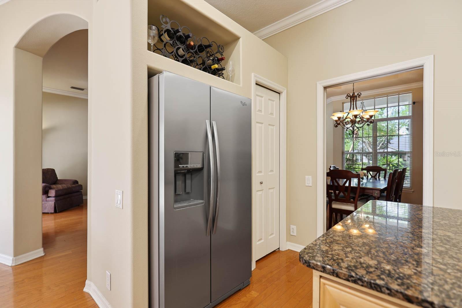 Listing photo id 22 for 6109 Kingbird Manor Drive