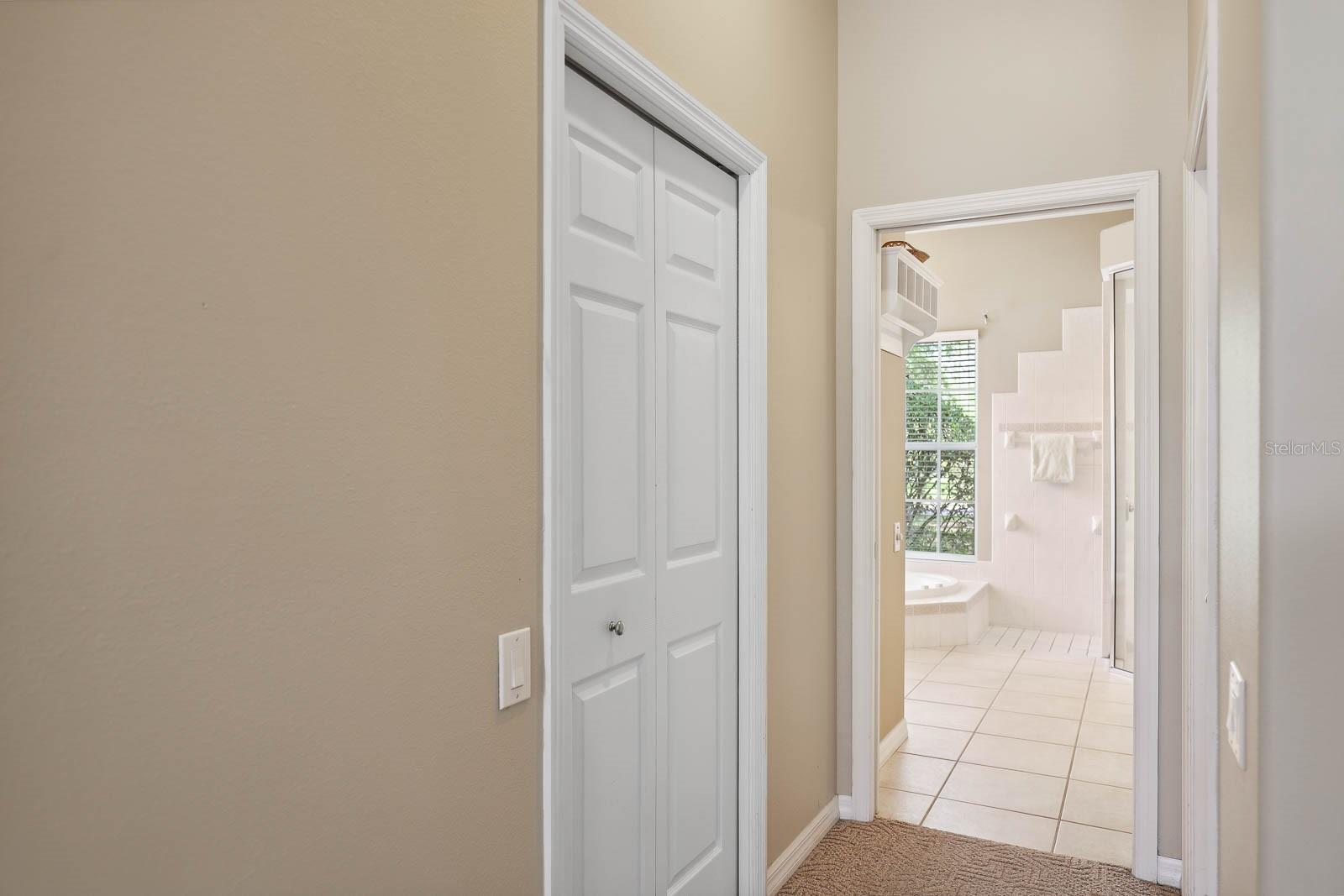 Listing photo id 29 for 6109 Kingbird Manor Drive