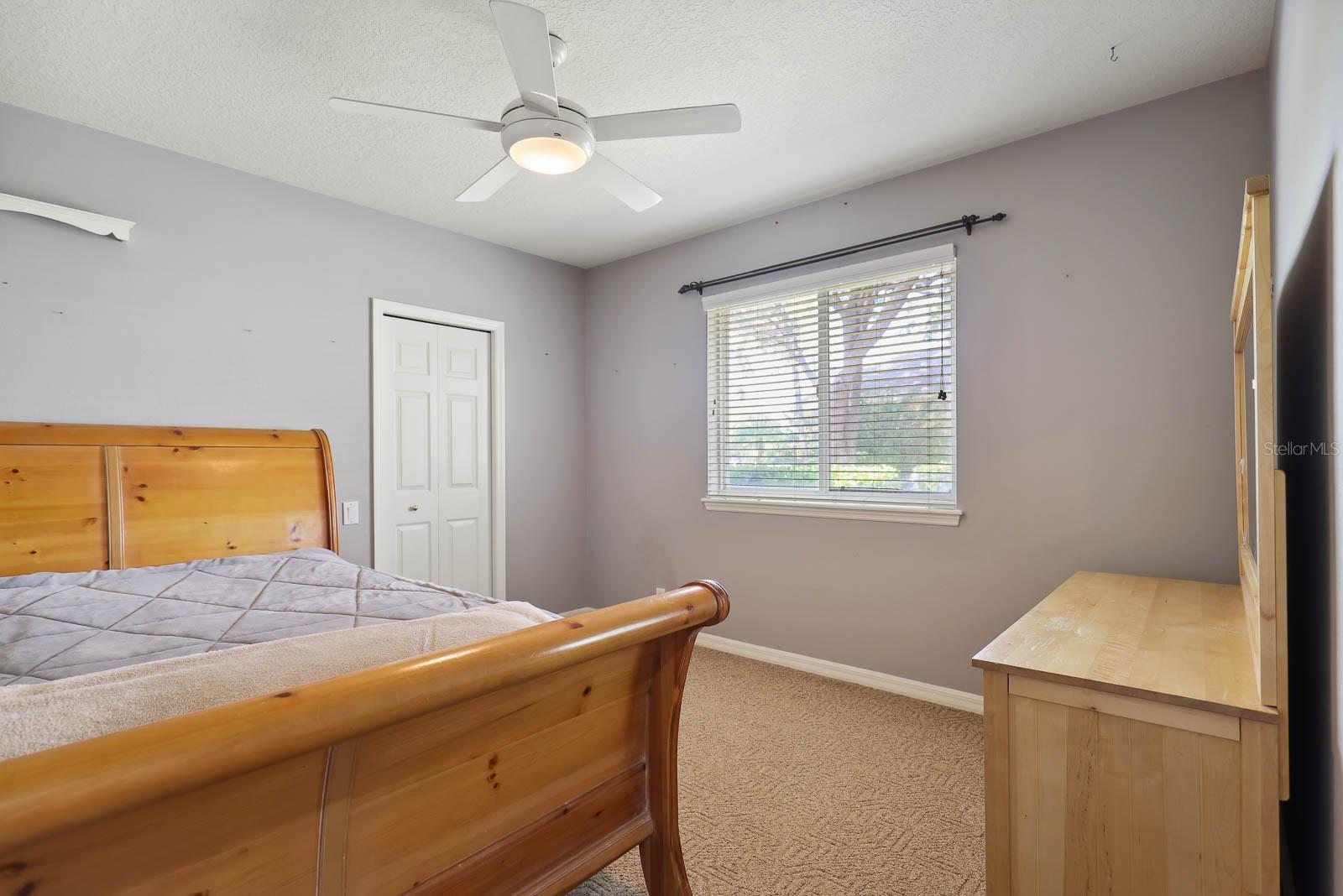 Listing photo id 35 for 6109 Kingbird Manor Drive