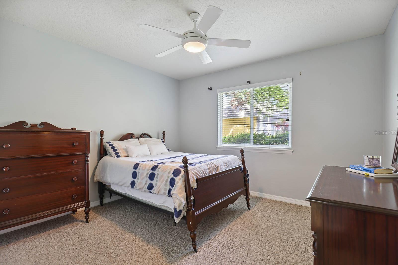 Listing photo id 39 for 6109 Kingbird Manor Drive