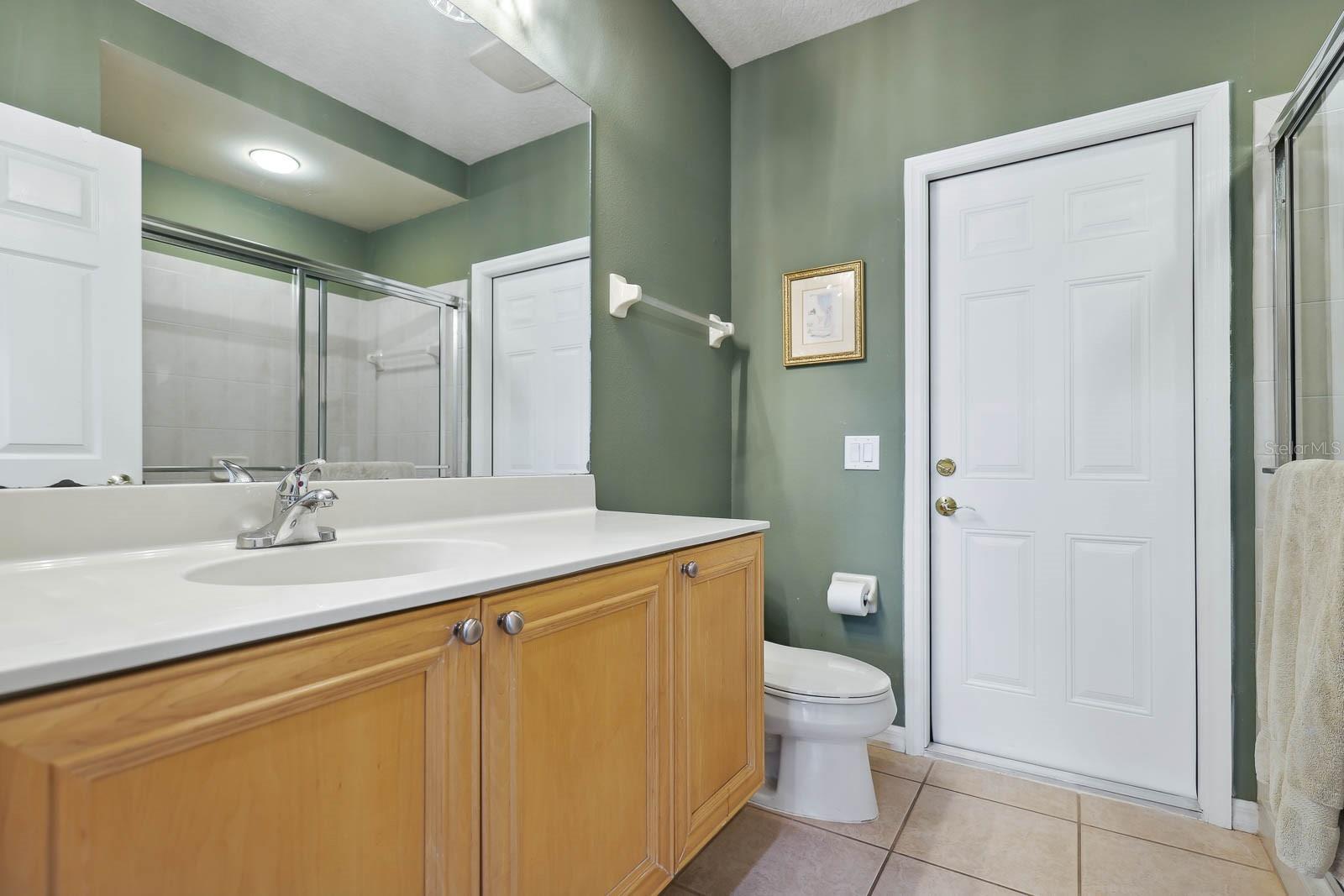 Listing photo id 41 for 6109 Kingbird Manor Drive