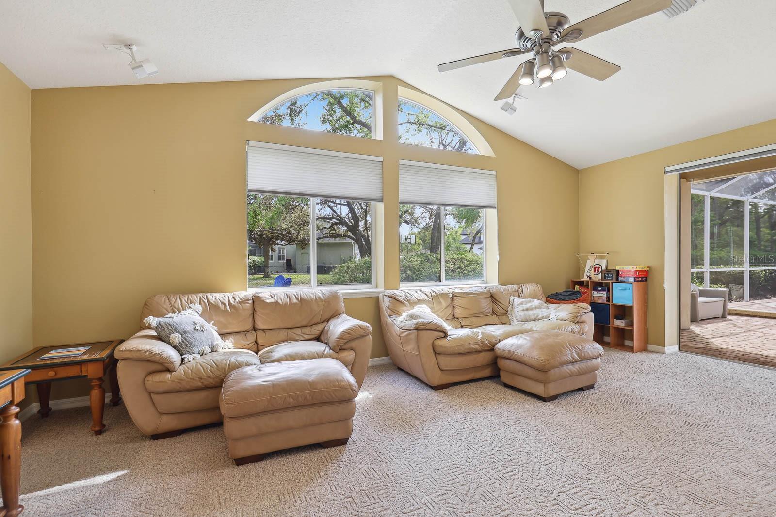 Listing photo id 46 for 6109 Kingbird Manor Drive