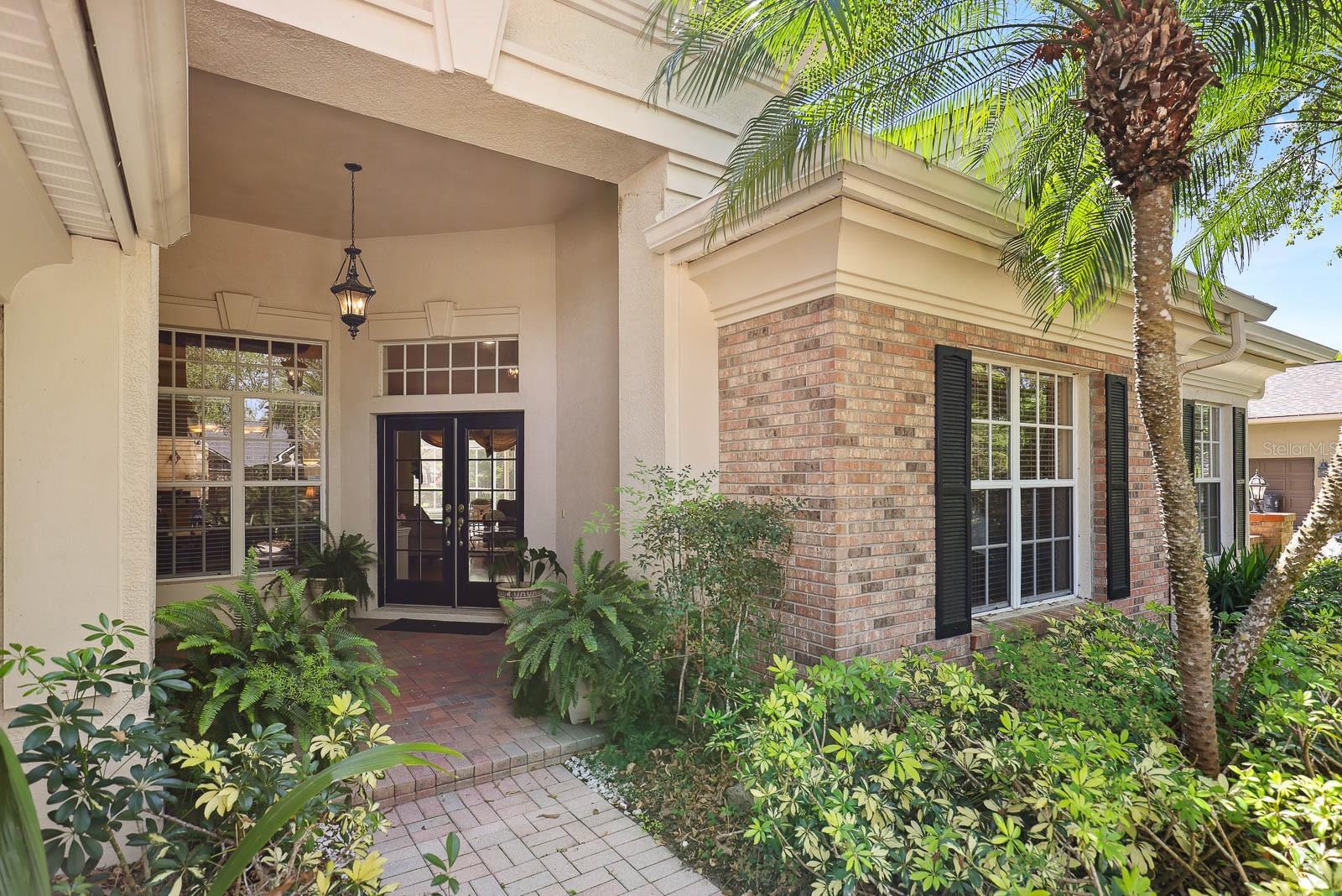 Listing photo id 3 for 6109 Kingbird Manor Drive