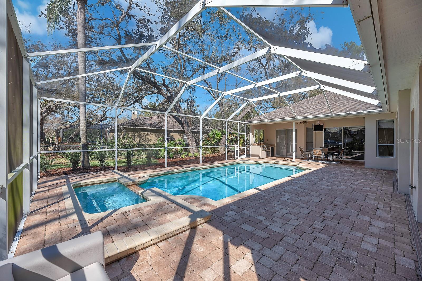 Listing photo id 50 for 6109 Kingbird Manor Drive