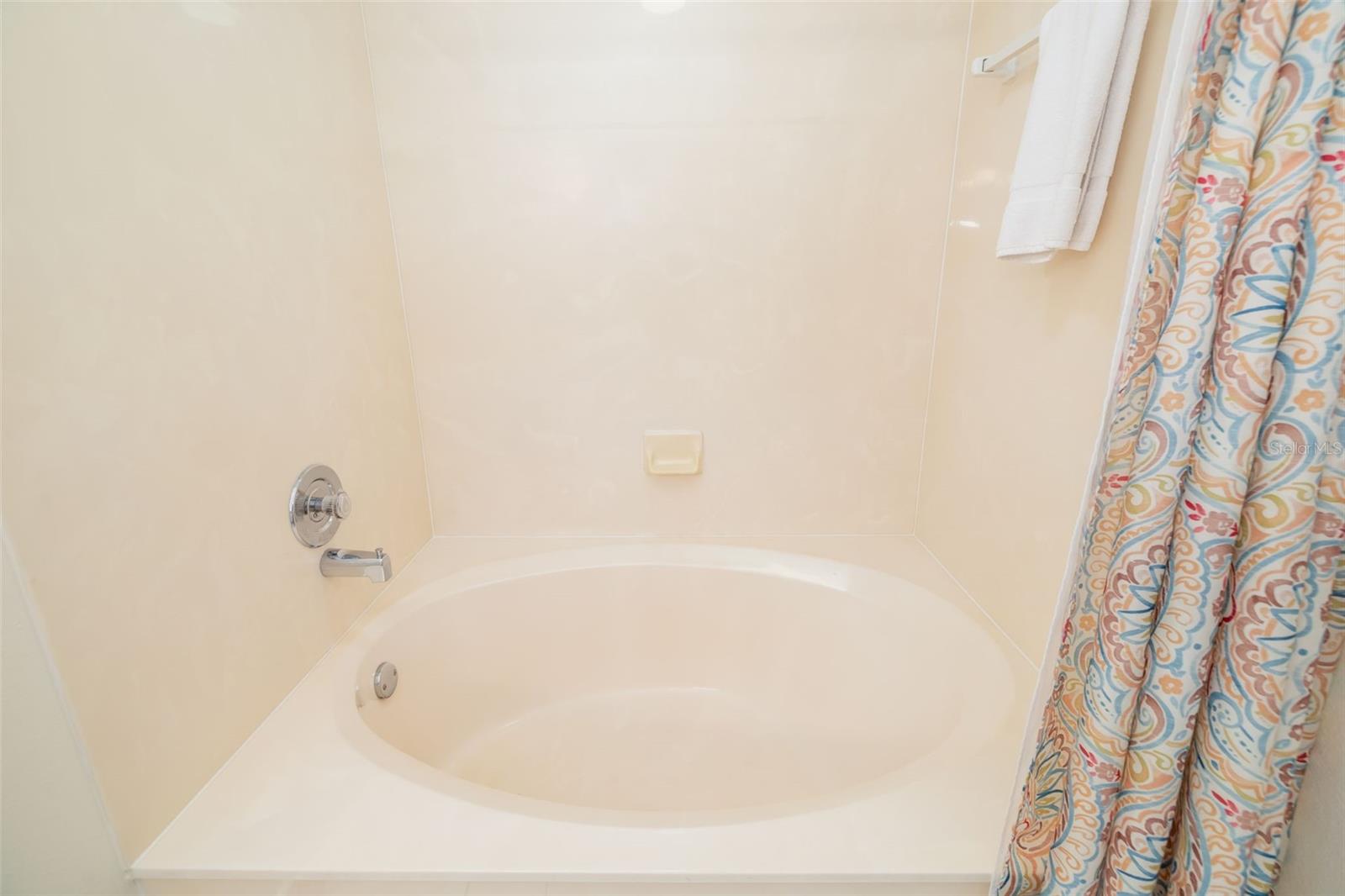 Image 27 of 39 For 6061 Bahia Del Mar Circle 442