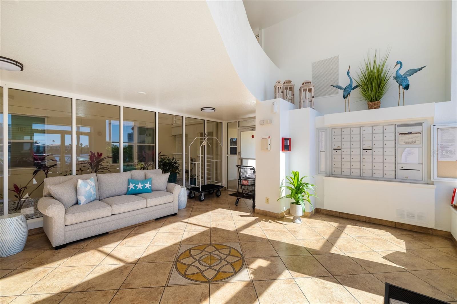 Image 35 of 39 For 6061 Bahia Del Mar Circle 442