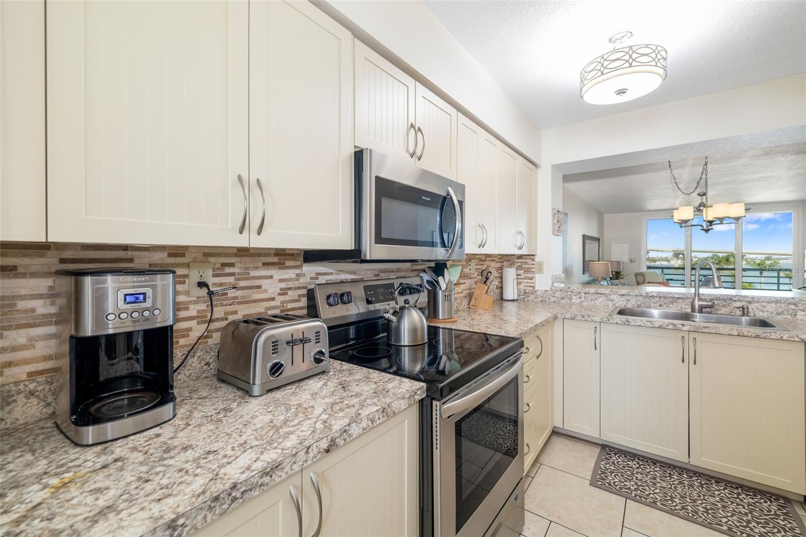 Image 7 of 39 For 6061 Bahia Del Mar Circle 442