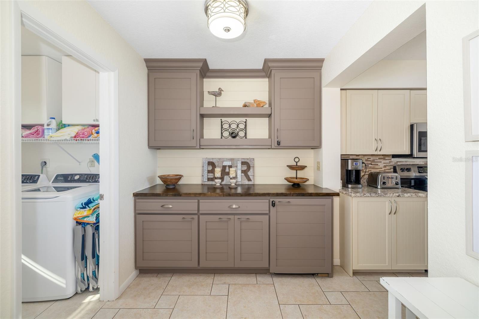 Image 9 of 39 For 6061 Bahia Del Mar Circle 442