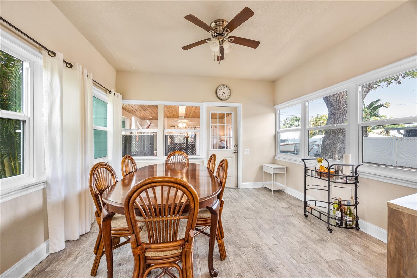 Image 13 of 29 For 2709 Upton Street S