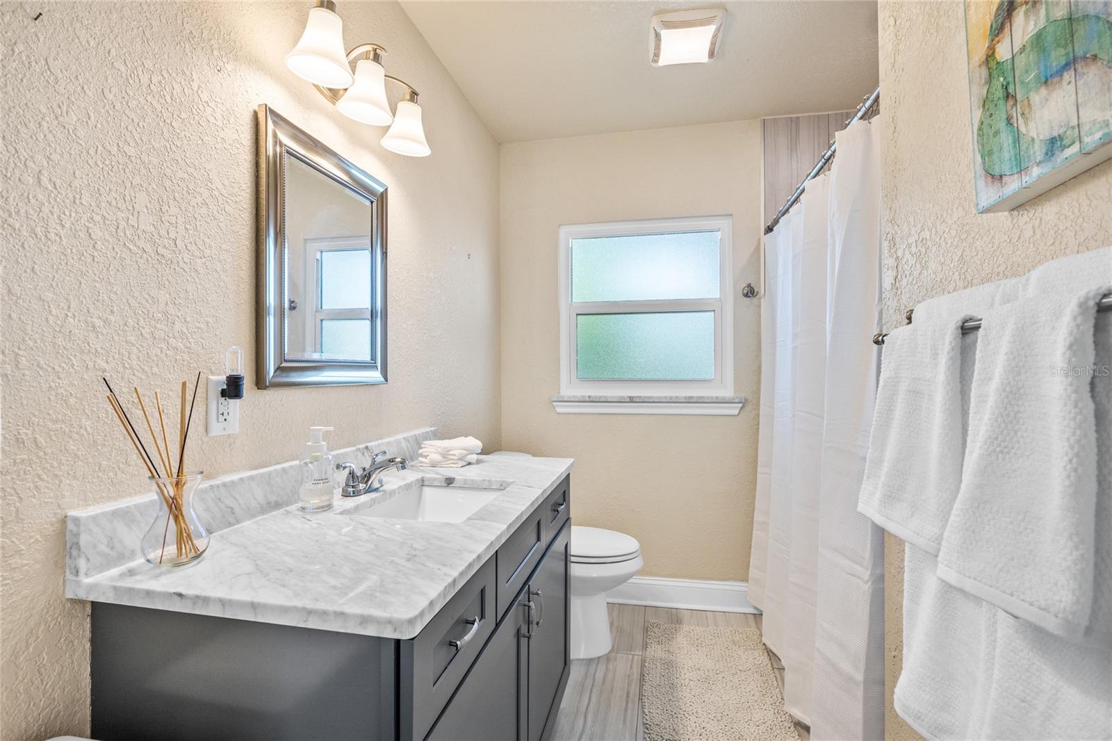 Image 20 of 29 For 2709 Upton Street S