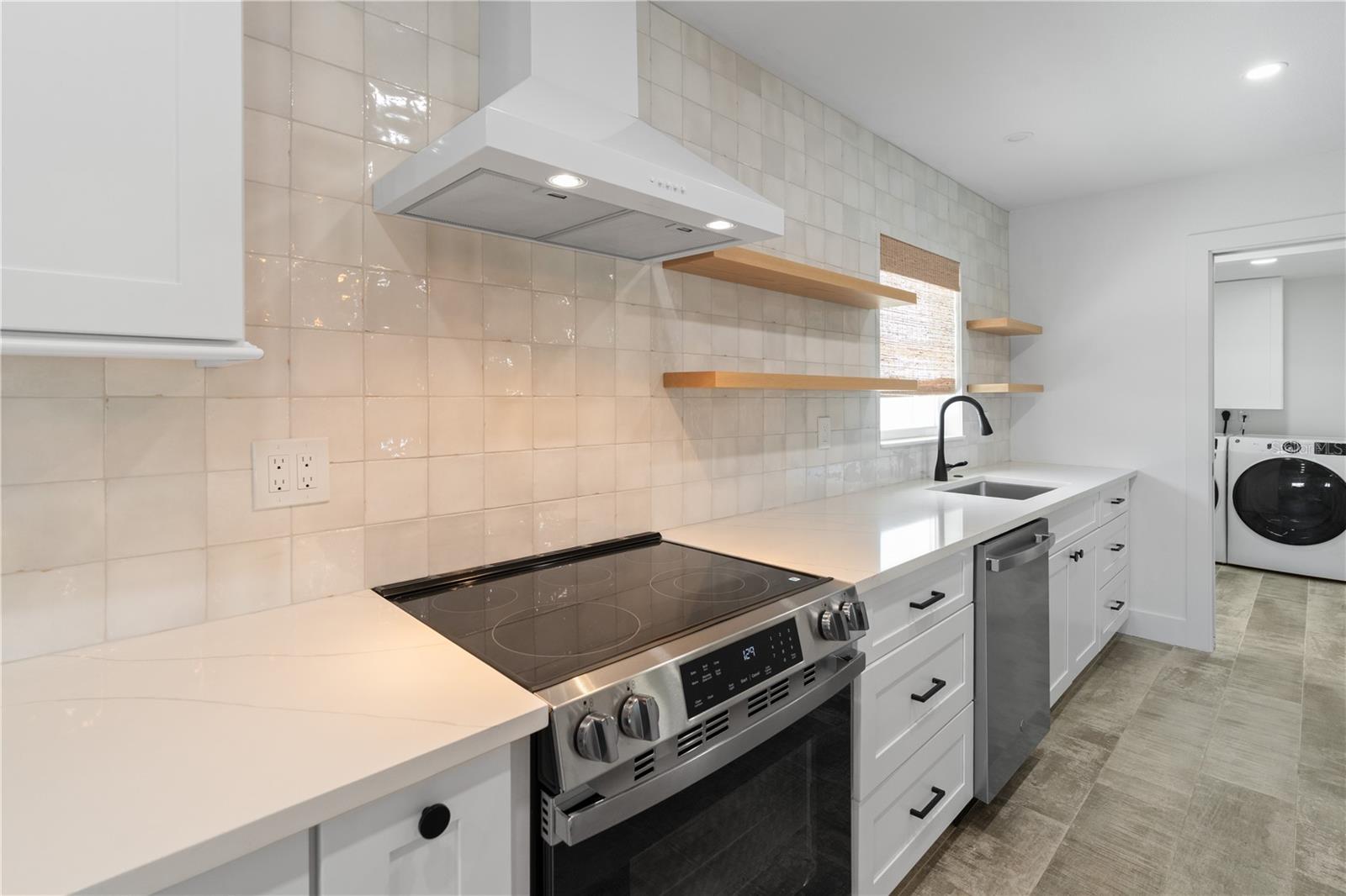 Image 12 of 49 For 4543 Carson Street Ne