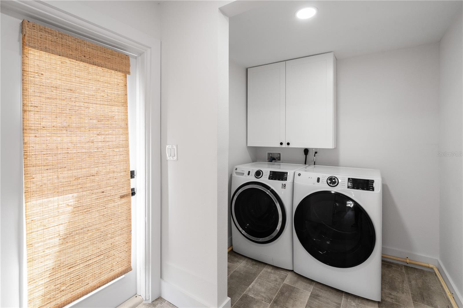 Image 14 of 49 For 4543 Carson Street Ne