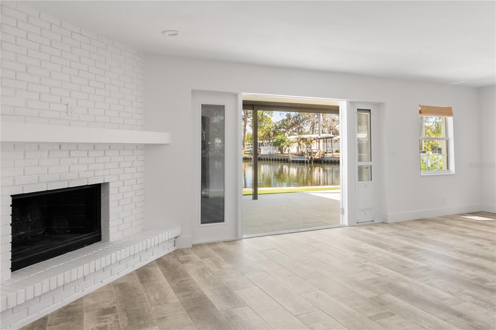 Image 19 of 49 For 4543 Carson Street Ne