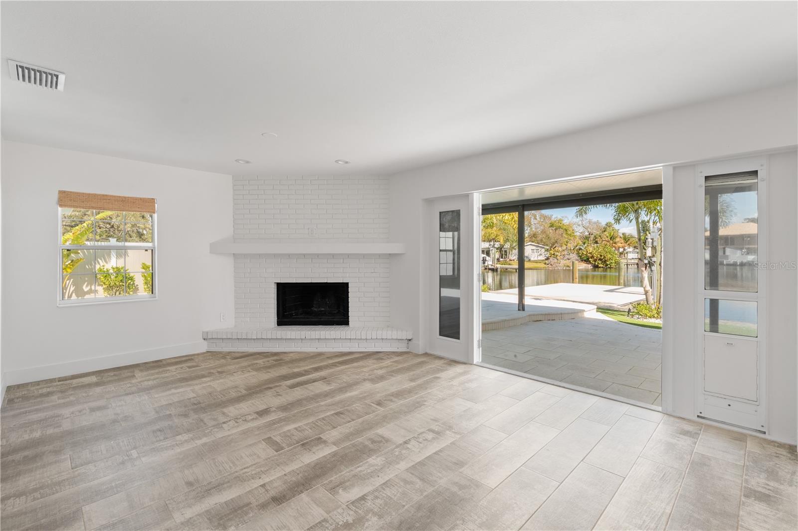 Image 20 of 49 For 4543 Carson Street Ne