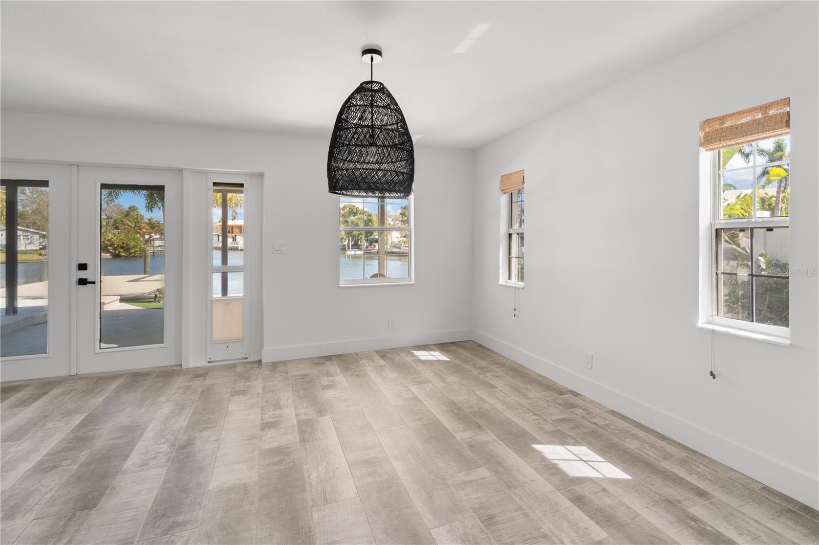 Image 22 of 49 For 4543 Carson Street Ne