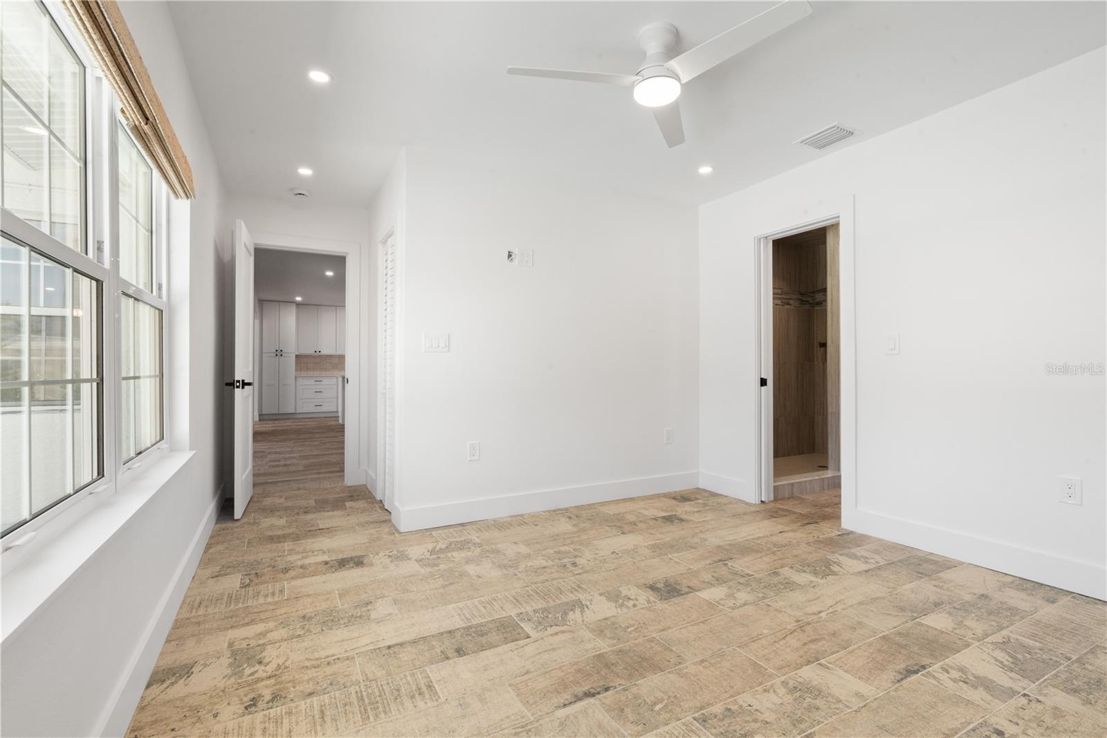 Image 26 of 49 For 4543 Carson Street Ne