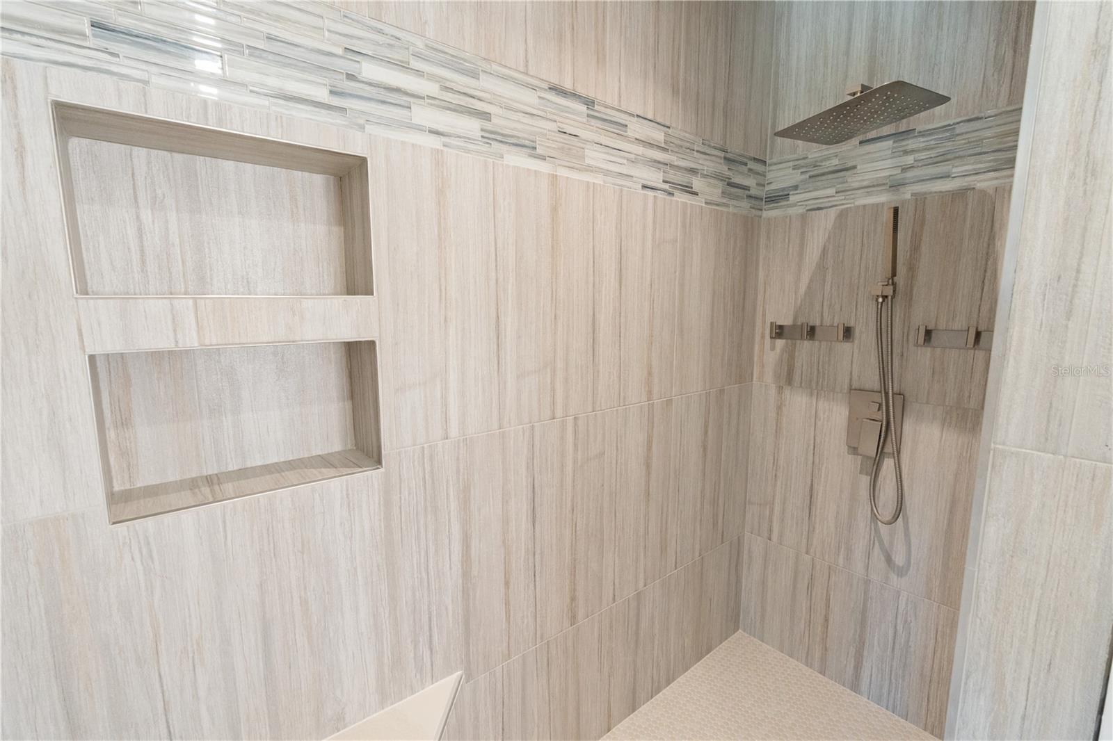 Image 30 of 49 For 4543 Carson Street Ne