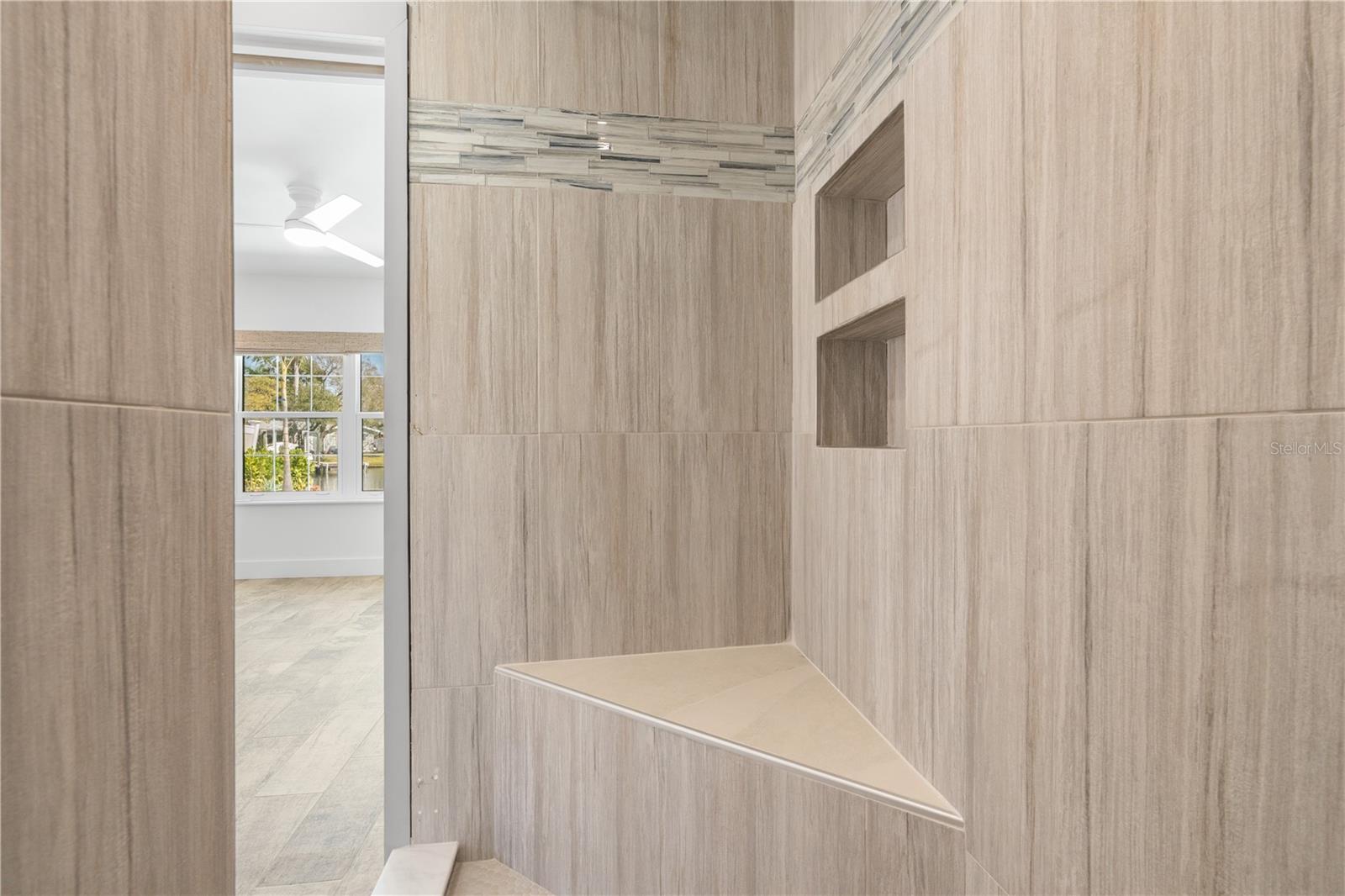 Image 31 of 49 For 4543 Carson Street Ne