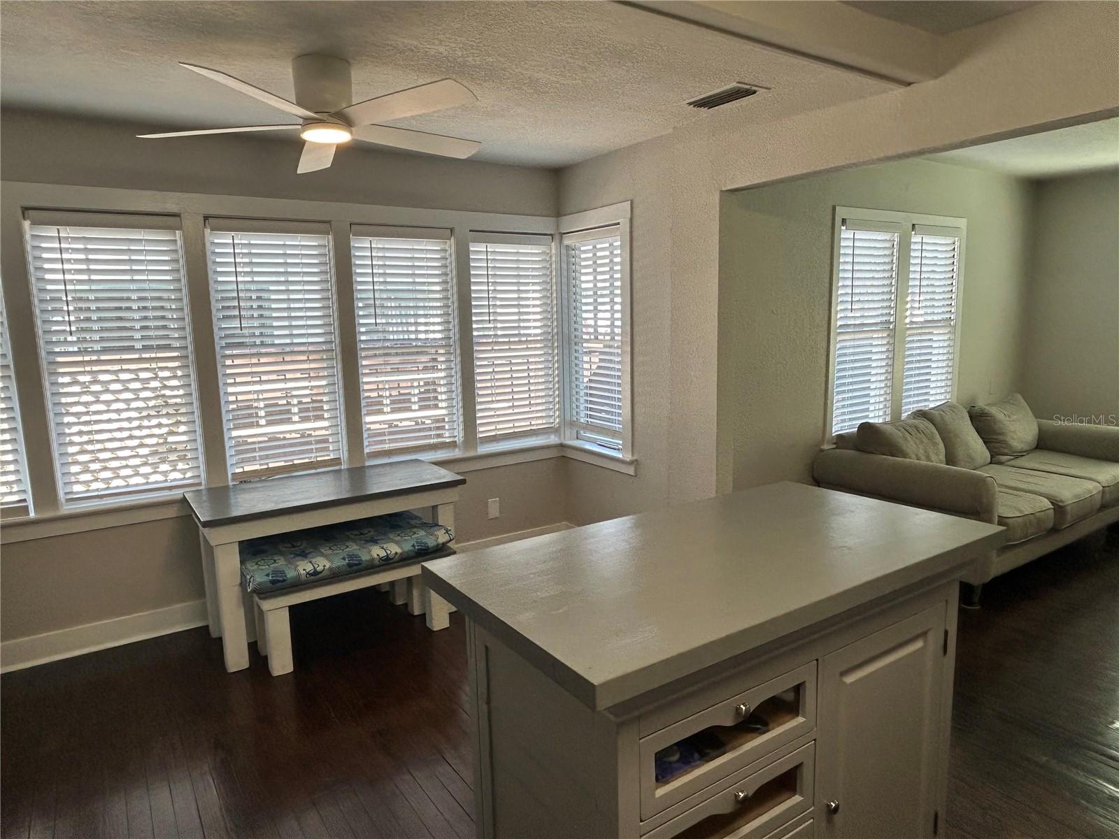 Image 11 of 52 For 5731 Michigan Avenue