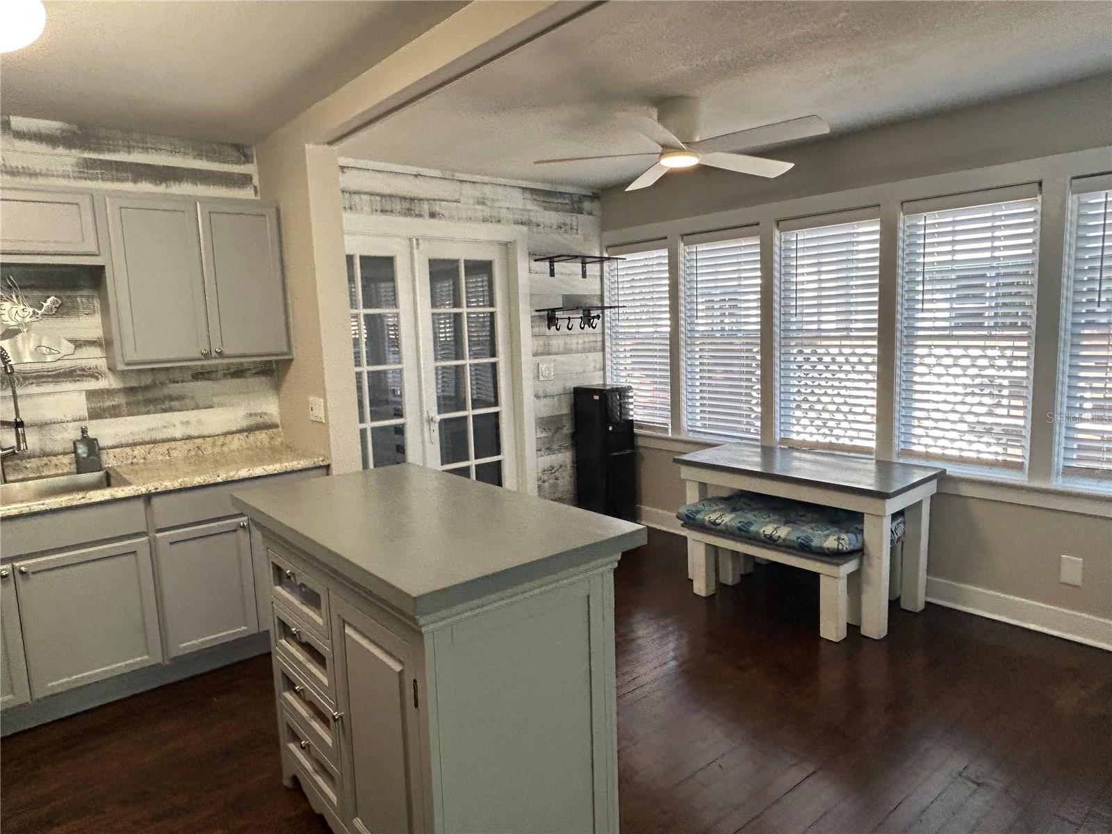 Image 12 of 52 For 5731 Michigan Avenue