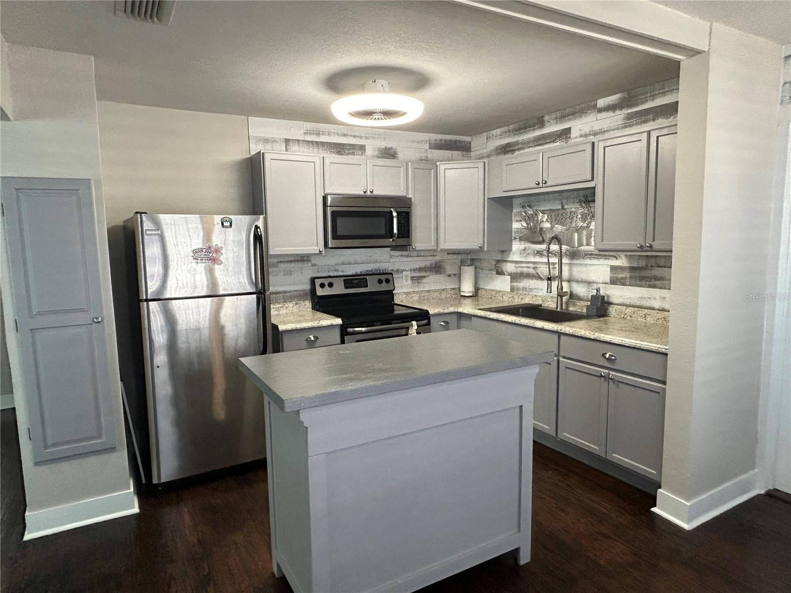 Image 15 of 52 For 5731 Michigan Avenue