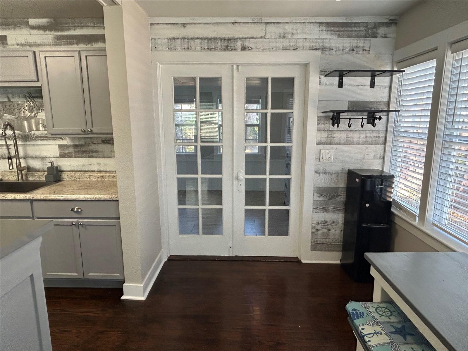 Image 16 of 52 For 5731 Michigan Avenue