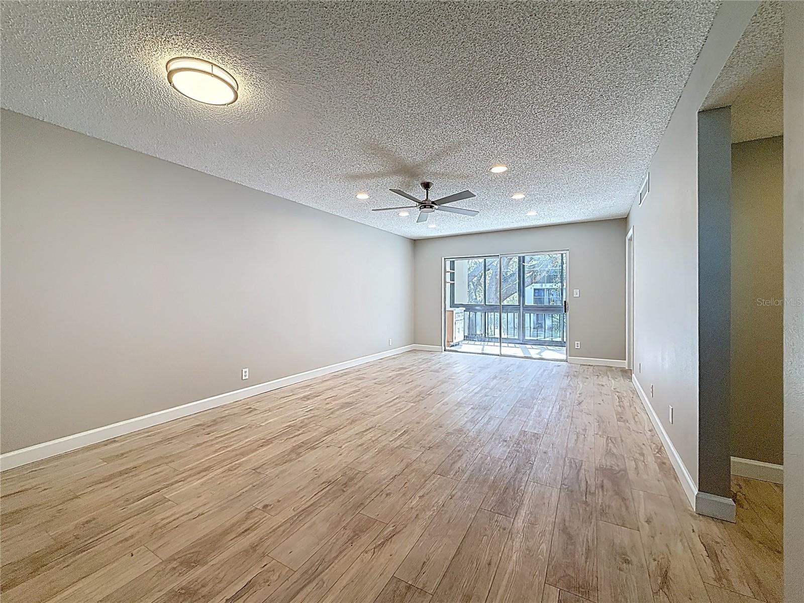 Image 13 of 61 For 11485 Oakhurst Road 206