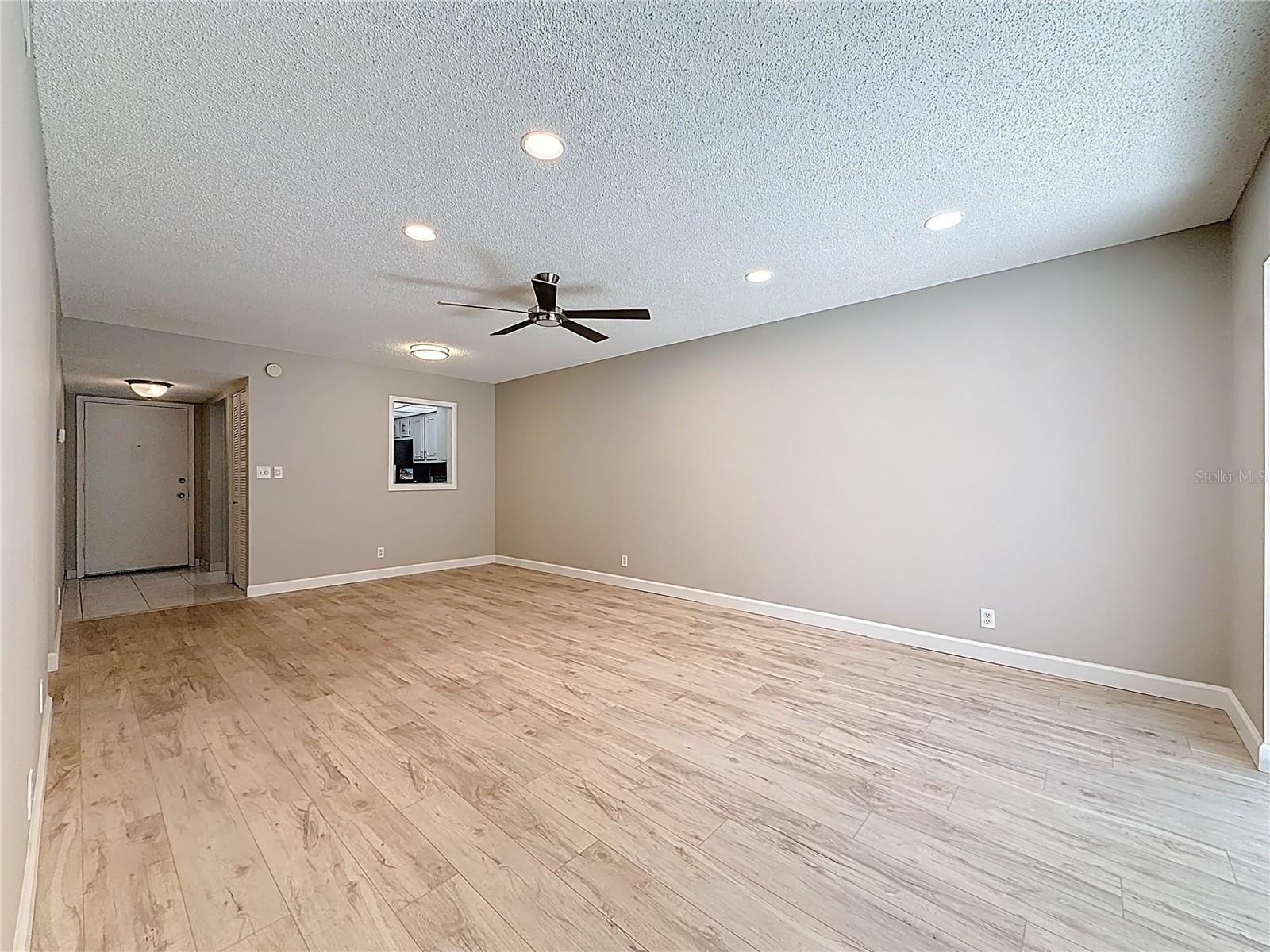 Image 15 of 61 For 11485 Oakhurst Road 206